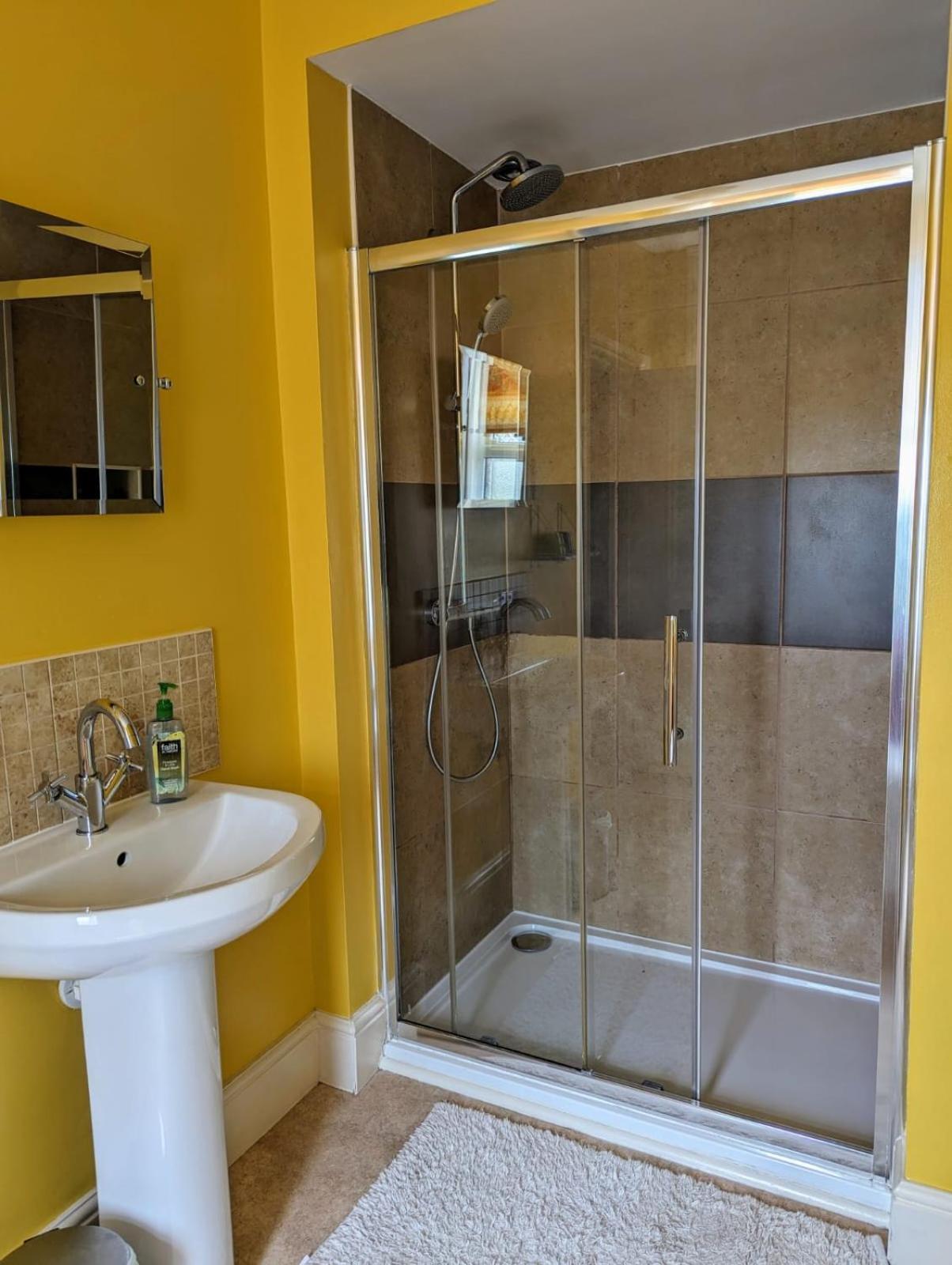 Bed and Breakfast Number 18 Уитби Экстерьер фото