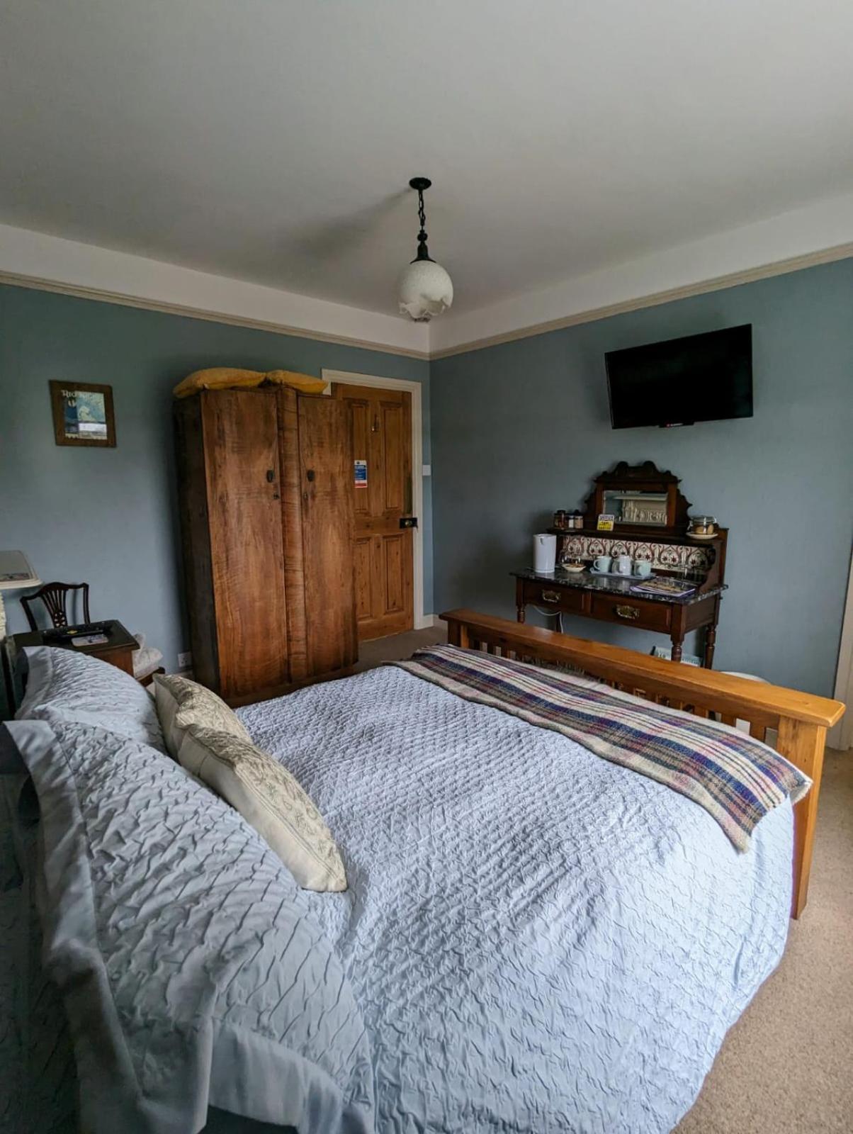 Bed and Breakfast Number 18 Уитби Экстерьер фото